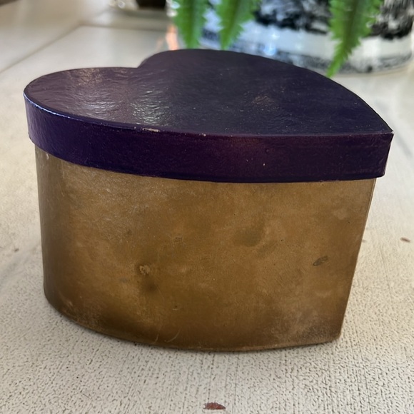 Heart Shaped Purple and Gold paper mache box - Picture 2 of 9